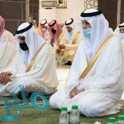 محافظ المجاردة يتقدم المصلين في صلاة (عيد الأضحى المبارك )