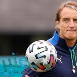 “واتس آب” يطور ميزة كاميرا “أيفون” تشبه تقنية “سناب شات”