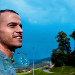 هل استنسخت سامسونغ مزايا أبل في سماعتها الجديدة Galaxy Buds 2؟