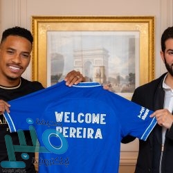 نيمار يعرض الرقم 10 على ميسي