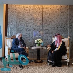 الأمير فيصل بن فرحان يلتقي وزيرة خارجية إندونيسيا
