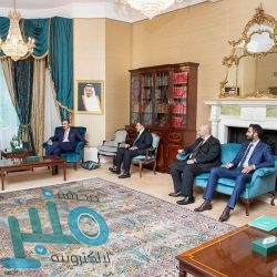 محافظ القنفذة يكرم أيتام حلي