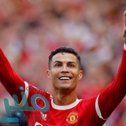 هارفي إليوت يبرئ باسكال ستريك لاعب ليدز يونايتد بعد إصابته الخطيرة