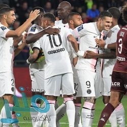 كيليان مبابي يستفز حارس ميتز ويتسبب في مشادة بعد هدف أشرف حكيمي القاتل