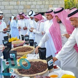 سقوط شظايا على أحد أحياء “أحد المسارحة” جراء اعتراض مسيرة حوثية.. وتضرر عدد من المنازل