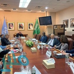 أمير مكة يتقدم المصلين في صلاة الاستسقاء  بالمسجد الحرام