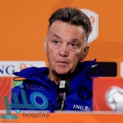 “ماركا” تتساءل: هل يلعب تشافي دورًا بعودة ميسي إلى برشلونة؟