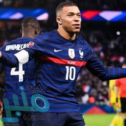 سبب ارتداء لاعبي فرنسا شارات بيضاء أمام كازاخستان