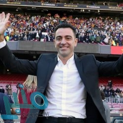 “ماركا” تتساءل: هل يلعب تشافي دورًا بعودة ميسي إلى برشلونة؟