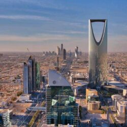 أمير عسير يشهد توقيع اتفاقيتي تعاون لتعزيز دور جامعة الملك خالد في بناء الإنسان والأرض والاقتصاد