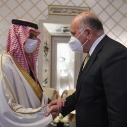 وكيل وزارة “البلدية والإسكان” يبحث سبل تأهيل الطرق مع “برنامج إعمار اليمن”