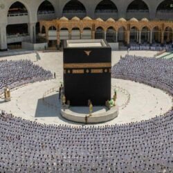 أطعمة ومشروبات تخلصك من رائحة الفم الكريهة