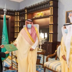 أمير الباحة يتسلم التقرير الأمني وإحصائيات البلاغات الأمنية بالمنطقة
