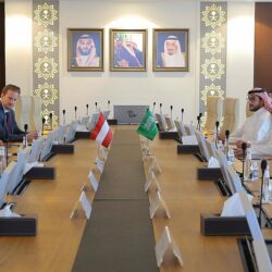 وزير الثقافة يُعلن إطلاق مبادرة “المكتشف الصغير” لإشراك الأطفال في عمليات التنقيب عن الآثار في المملكة