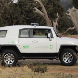 مركز الملك سلمان للإغاثة يوزع أكثر من 76 طنًا من السلال الغذائية في محافظة عدن