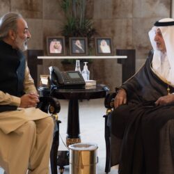 القبض على (20) مقيمًا لسرقتهم مستودعات ومصانع ومواقع تحت الإنشاء والاعتداء على أفراد حراساتها