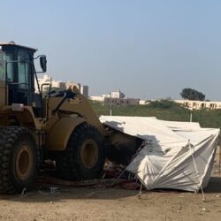 تدشين برامج خادم الحرمين الشريفين للتفطير وتوزيع التمور والمصاحف في إندونيسيا