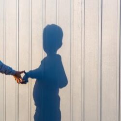 وزارة الصناعة والثروة المعدنية توقع اتفاقية مع جمعية “مساجدنا على الطرق” لبناء مسجد