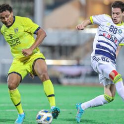 “الشباب” يُحلق في صدارة مجموعته الآسيوية بثنائية في مرمى الجزيرة الإماراتي