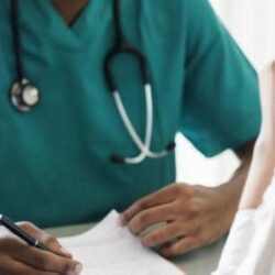 أمانة عسير تُطلقُ الخِدْمَاتِ المساندةَ للرُّخَصِ التجارية عبر منصة بلدي