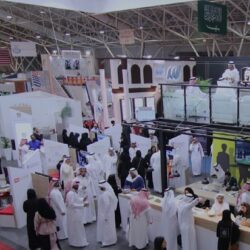 احترافية عارضي “سيرك دو سوليه” تثير اعجاب زوار موسم جدة