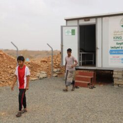 أمير منطقة الباحة يكرم عددًا من الشباب لمواقفهم البطولية