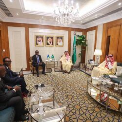 محافظ محايل يلتقي مساعد مشرف تعداد السكان والمساكن  وزملاءه المفتشين