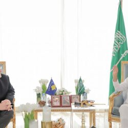 رئيس الإمارات ونائبه يهنئان خادم الحرمين الشريفين بمناسبة مغادرته المستشفى