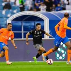 سمو ولي العهد يتلقى اتصالاً هاتفياً من ملك البحرين