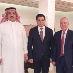 الحكومة اليمنية تسمح بشكل مؤقت بسفر اليمنيين بجوازات السفر الصادرة من صنعاء