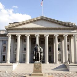 احتفاءً بمرور 40 عاماً على تنفيذه.. سفيرة بلجيكا تزور ميدان السيف بجدة