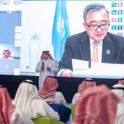 النفط يتراجع أكثر من 2 % مع تقييم المستثمرين خطر الركود