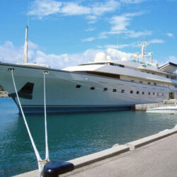 بتداولات 4.9 مليارات ريال .. مؤشر سوق الأسهم السعودية يغلق مرتفعًا