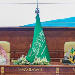 وفدُ من غرفة جدة يزورُ موسمَ جدة وينوه بفرص العمل المتاحة للشباب