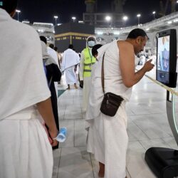 كشافة وزارة التعليم توزّع 15 ألف وجبة إفطار لحجاج بيت الله الحرام