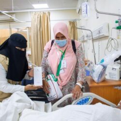 وزير النقل والخدمات اللوجستية يلتقي وزير الحج والعمرة