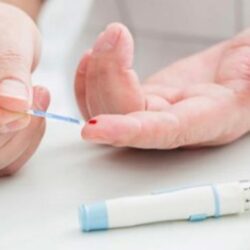 حادث جماعي يتسبب بسقوط 40 متسابقة في سباق فرنسا للدراجات