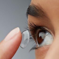 قوات الاحتلال تعتقل 12 فلسطينيًا ومستوطنون يقتحمون المسجد الأقصى