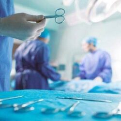 تراجع أسعار الذهب إلى أدنى مستوياتها منذ شهر