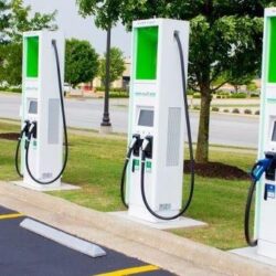 القبض على شخصين بحوزتهما (583) قرصًا خاضعًا لتنظيم التداول الطبي وحشيش مخدر في أبها