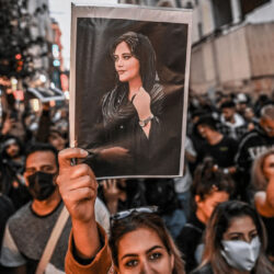 سلطان عُمان يهنئ خادم الحرمين الشريفين بمناسبة اليوم الوطني الـ 92