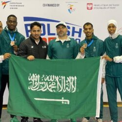 “الخطوط السعودية” تُدشن شعار “نيوم” على إحدى طائراتها