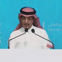 أسعار الذهب تنخفض مع ارتفاع الدولار وعوائد السندات