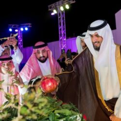 الأمير بدر بن سلطان يستقبل وزير الموارد البشرية والتنمية الاجتماعية