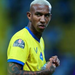 “الهريفي” ينشر مقطع فيديو قديم لمسيرته.. ويعلق: كبرنا وبس!