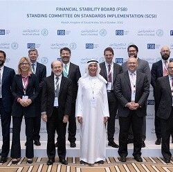 سمو محافظ جدة يُكرّم الفائزين والفائزات بجائزة أهالي جدة للمعلم المتميز