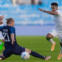 سمو أمير منطقة الباحة يكرّم 26 موظفاً وموظفة من المتميزين بإمارة المنطقة