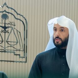 سمو أمير الباحة يكرم عددًا من المتطوعين المتميزين في التطوع البلدي بالمنطقة