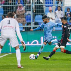 الفتح يلحق بـ”الشباب” أول خسارة في دوري روشن هذا الموسم