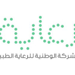 أمير الرياض يؤدي صلاة الميت على والدة الأمير فيصل بن مشاري